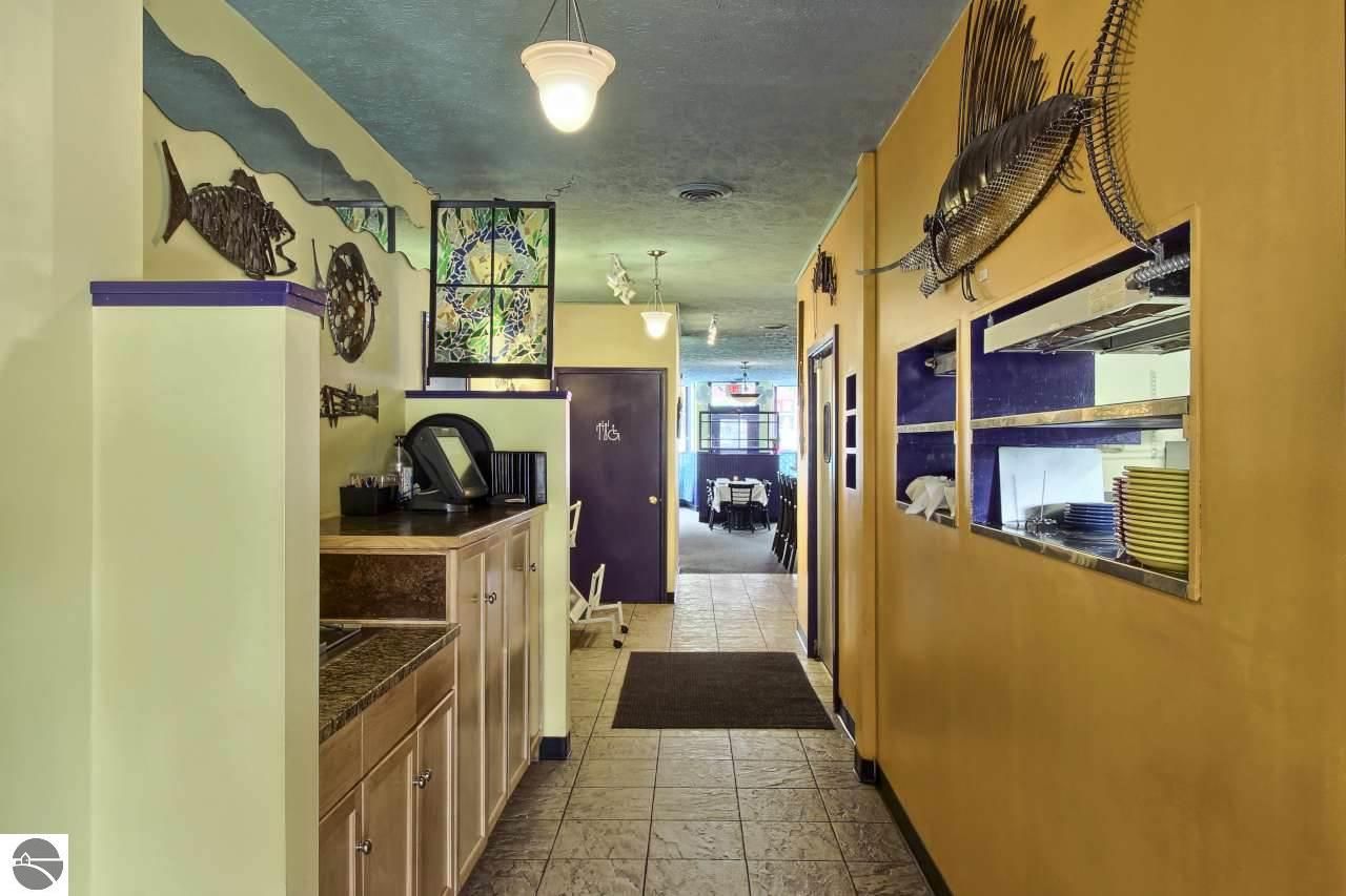 320 Main St, Frankfort, MI 49635